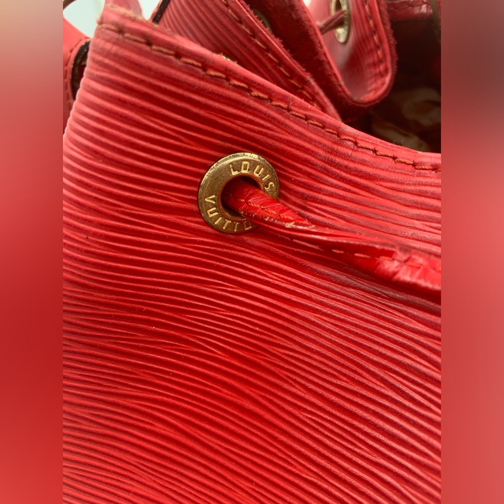 VGUC Louis Vuitton Authentic Epi Noe Red Leather Drawstring Bucket Shoulder Bag - Picture 12 of 17